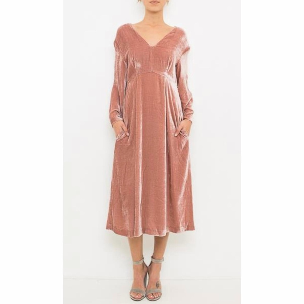 TELA Vetta Velvet Dress - Pink